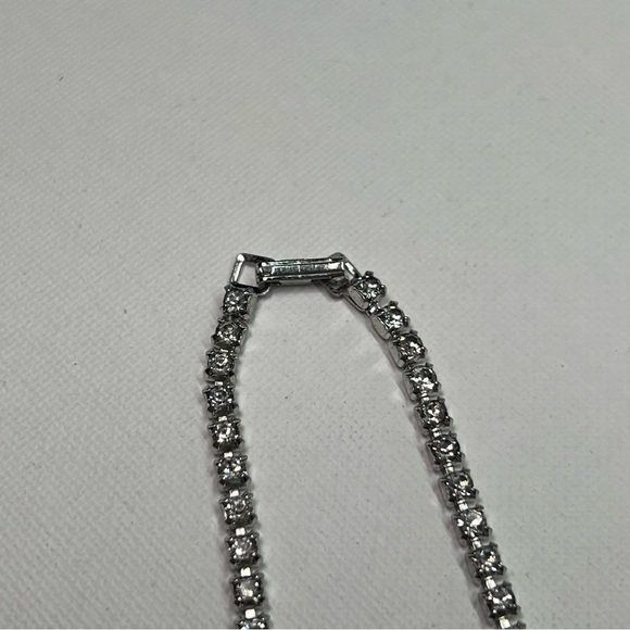 VINTAGE Silver Tone Rhinestone Necklace - Picture 4 of 5